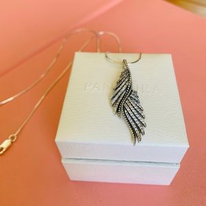 PANDORA Majestic Feathers W/ necklaces chain
